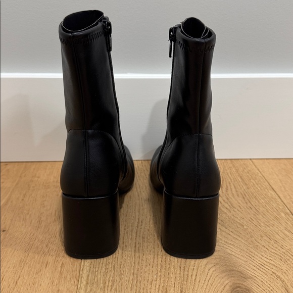 A New Day Pippa stretch faux leather ankle boots Sz 6.5 - Picture 6 of 13